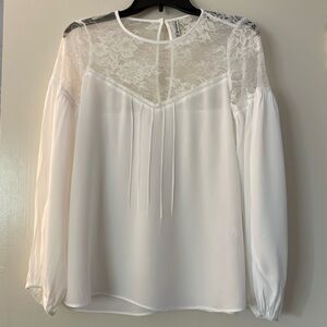 Stradivarius‎ Lace White Top, size small